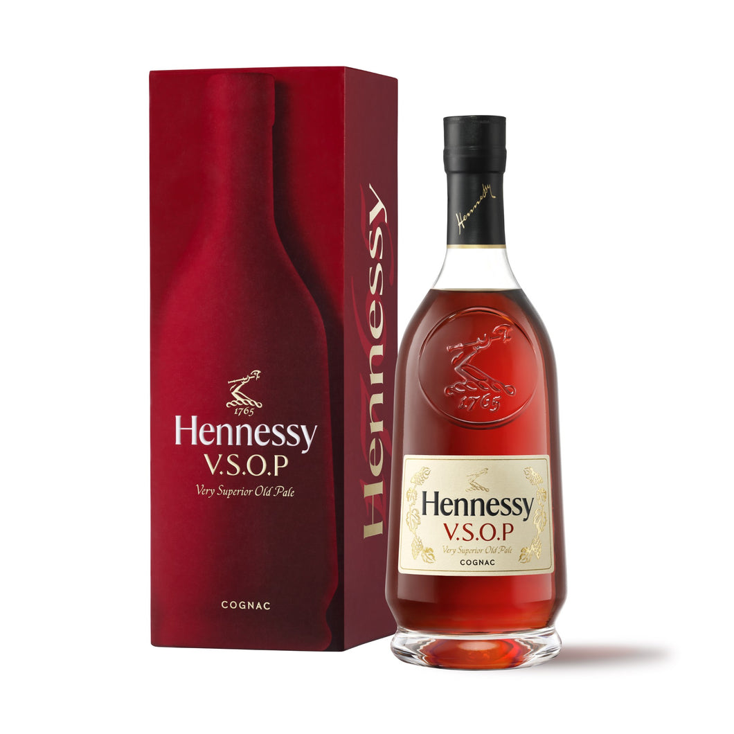 HENNESSY V.S.O.P. 700ML GIFT BOX (NEW PACK)
